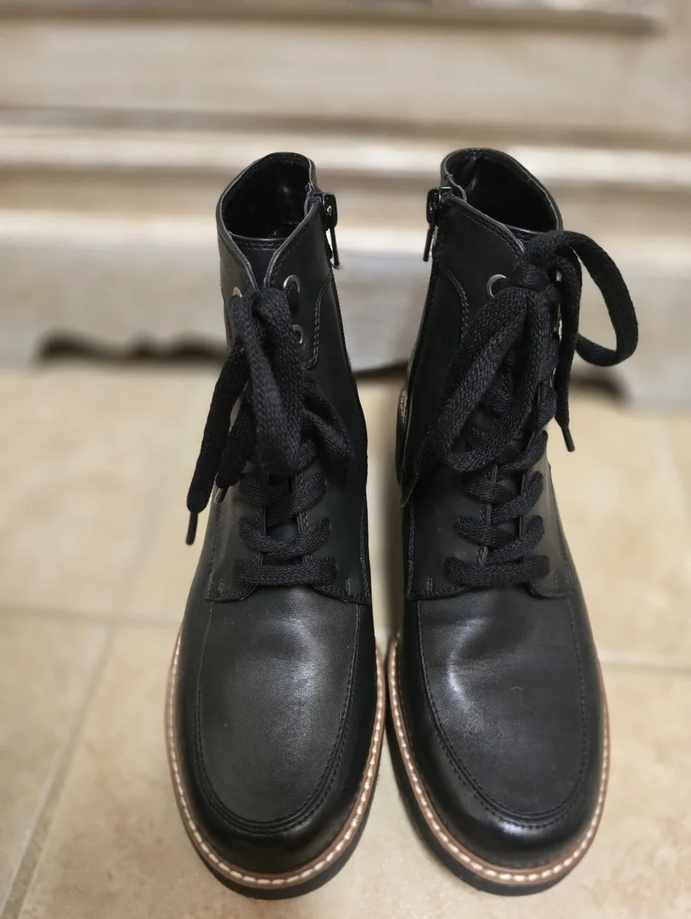 Naturalizer Black Leather Lace-Up Ankle Boots with Contrast Welt